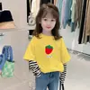 G2052# Camiseta de manga comprida para meninos e meninas, primavera e outono, camiseta para usar por baixo, nova camiseta infantil cuhk de duas peças falsas, jaqueta estilo estrangeiro