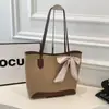 Bolsa Tote Casual para o Dia a Dia de Mulheres, Grande Capacidade, Novo Estilo Europeu e Americano Outono 2026, Bolsa Grande de Ombro com Lenço para Mulheres