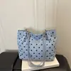 2026 Nueva Bolsa de Tote de Lunares de Moda para Mujer de Gran Capacidad para Viajar Bolso de Hombro Único de Gama Alta de Nicho Versátil Bolso de Axila