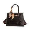Bolsa Vermelha de Luxo Bolsa Platina Feminina Elegante Bolsa de Noiva Grande Capacidade Leve Luxo Bolsa de Mãe Exquisita Bolsa de Casamento Presente