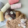 200 gramos de un grupo de bolsa redonda de algodón hueco de 2 mm tejida a crochet bolsa tejida a mano DIY fabricantes de ovillos de lana al por mayor