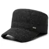 Gorra plana de lana para hombre de otoño e invierno, gorra cálida para proteger las orejas, gorra de algodón engrosada para padres y abuelos de mediana edad y mayores