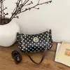 Bolso de moda de un solo hombro, estilo nuevo 2026, bolso de lunares simple de moda, bolso cruzado, bolso cuadrado pequeño simple de verano para el trabajo