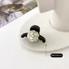 Presilha de Cabelo Flor de Camélia Mini Preta Pequena para Mulheres Acessório de Cabelo para Penteado para a Testa