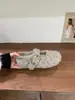 Zapatos lindos y originales para mujer estilo Birkenstock con plantillas ocultas que aumentan la altura, con punta redonda, detalle de hebilla y forro de felpa para abrigar, perfectos para el invierno 2025