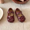 Sapatos de Couro Estilo Coreano para Meninas 2026 Primavera Nova Moda Sapatos de Princesa com Laço Bebê Antiderrapante Sapatos para Dirigir