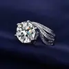 Nuevo anillo de lujo ligero plateado de 5 quilates 2023 para mujer, anillo de diamante de alto carbono, abierto, un solo diamante, venta caliente transfronteriza
