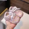 Zapatos para niña pequeña, zapatos de suela blanda para bebé para primavera y otoño, zapatillas bordadas estilo princesa para niños de 1 a 3 años