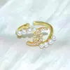 Anel Duplo C com Pérola e Zircônia Inlaid Coreano Feminino Cobre Banhado a Ouro Design de Nicho Luxo Acessível Moda High-End Anel Aberto