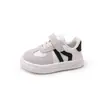 Zapatillas de entrenamiento alemanas para niños, nuevos modelos de primavera y otoño, zapatillas casuales con velcro para niños, zapatos para caminar antideslizantes de suela blanda para niñas