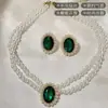 Set de Collar y Aretes de Perlas para Mujer Estilo Palacio Retro Piedra Preciosa Esmeralda Cadena para la Clavícula Lujo Accesible Diseño de Nicho