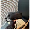 2026 Nova Bolsa de Ombro Simples de Cor Sólida para o Dia a Dia, Bolsa Cilíndrica da Moda Tendência, Textura de Alta Qualidade, Mochila Transversal Elegante