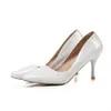 Zapatos en nombre de 31 Zapatos de tacón alto puntiagudos elegantes nuevos franceses Zapatos profesionales para mujer Zapatos de charol para mujer Comercio exterior 48 yards