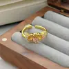 Anel Aberto Vintage com Pedra Zircônia Rosa Nicho Luxo Leve High-End Anel Empilhável Totalmente Cravejado de Diamante para Mulheres