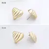 Novos Brincos em Plástico ABS em Formato de Coração Estilo Europeu e Americano, Brincos Retrô Simples com Design Delicado e Compacto, Acessórios de Orelha de Luxo Leve