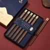 Set de Regalo del Festival de Mediados de Otoño con Palillos de Madera de Ala de Pollo, Sándalo Rojo y una Caja de Regalo Grande de Madera con Acabado Pulido Espejo para Clientes