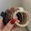 Nova Corda de Cabelo Estilo 2024 para Meninas, Corda de Cabelo Elástica Sofisticada, Prendedor de Cabelo Elegante Sofisticado, Acessório de Cabelo Simples com Bainha de Couro