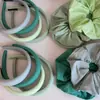Diadema Verde Primavera con Acabado de Alta Gama, Versátil para Salir, Diadema de Esponja, Pinza para el Cabello, Accesorio para el Cabello, Estilo Nuevo