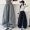 Calça de Moletom Feminina 2026 Outono Novo Estilo Infantil Solta Versátil Calça Curva para Meninas do Ensino Fundamental Calça Esportiva Casual