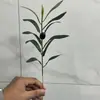 Ramos artificiais de oliveira verde com quatro garfos e frutos, perfeitos para decorações de casamento, decoração de casa, adereços de fotografia e arranjos florais.