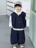 Conjunto de Tres Piezas de Dinosaurio para Bebé Niño Primavera y Otoño Estilo Coreano Conjunto de Chaleco Casual Elegante para Niños Ropa de Otoño para Niños