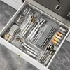 Caja de Almacenamiento para Cajón para Utensilios de Cocina, Cubiertos y Vajilla, con Compartimentos para Organización, Caja de Almacenamiento Retráctil Integrada en Gabinete Extensible