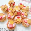Acessórios de Resina para Simulação Comendo e Brincando Morango Laranja Creme Bolo Capa de Celular DIY Sapato com Buraco Grampo de Cabelo Pingente Pingente