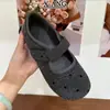 Nova coleção outono de 2026: sapatos Mary Jane femininos de bico redondo com bolinhas e fechos de velcro, sapatos peculiares e fofos estilo Birkenstock, sapatilhas de sola macia