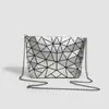 Bolsa Feminina Estilo Coreano Novo Modelo 2026 Peça Triangular Personalizada Bolsa Feminina Simples Bolsa de Ombro Casual Porta-Moedas Bolsa Transversal com Corrente