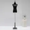 Tienda de ropa maniquí negro blanco accesorios maniquí femenino medio cuerpo maniquí femenino tienda de ropa escaparate maniquí soporte de exhibición cuerpo completo