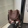 Bolsa Feminina Texturizada Novo Estilo 2025 Bolsa Transversal de Trabalho Retrô Bolsa Saco Fashionável de Grande Capacidade com Alça Única de Ombro