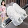 Sapatos rasos respiráveis sapatos esportivos infantis verão outono malha algodão para meninos e meninas crianças pequenas e médias velcro antiderrapante sapatos de pai confortáveis