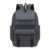 Mochila Masculina Nova, Simples Multibolsos, Grande Capacidade, Para Ir ao Trabalho, Design com Fivela, Mochila para Computador Repelente à Água