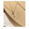 Collar Colgante Doble Cruz Estilo Frío Único para Mujer Lujo Ligero Temperamento Sentido de Alta Clase Cadena para Clavícula Diseño de Nicho Gargantilla
