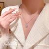 Collar de acero de titanio con microincrustaciones de flor de circón estilo coreano para mujer, diseño moderno de nicho, colgante ligero de lujo, cadena de clavícula que combina con todo.