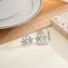 Pendientes de Nuevo Estilo Bosqueño con Flores y Tachuelas de Diamante, Pendientes de Lujo Ligero y de Gama Alta, Pendientes Elegantes, Dulces, Delicados y Elegantes para Mujer