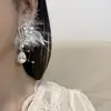 Pendientes Largos de Pluma con Incrustaciones de Diamantes, Dulces y Súper de Hada, Lujo Ligero, Pendientes de Moda y Elegantes para Dama, Accesorios para Niña Estilo Bosque