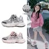 Zapatos Deportivos para Niñas 2026 Primavera/Otoño Nuevos Ligeros Cómodos para Niños Zapatos de Papá Niños Medianos y Grandes Niños Zapatos de Running Suela Suave