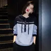 Camisa listrada com capuz para mulheres, nova coleção de outono 2026, design que rejuvenesce, efeito emagrecedor, blusa com capuz para usar como base