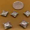 Cuentas Espaciadoras Plateadas y Colgantes con Forma de Flor para Pulseras y Collares, Amuletos Auspiciosos y de la Suerte