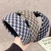 Diadema de Houndstooth Dulce de Gama Alta 2025 Textura de Nicho Popular Blanqueadora Elegante Sencilla y Suave Estilo Coreano Fresco Cabello