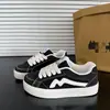 Zapatos de lona negros retro para mujer, populares nuevos de otoño 2026, zapatillas casuales versátiles de suela gruesa para estudiantes, nicho
