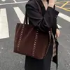 Bolso de Hombro/Axila de Cuero de Moda de Gran Capacidad Transfronterizo Versátil Color Contrastante Remache para Teléfono Móvil Bolso Tote de Gama Alta