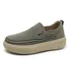 Sapatos Casuais Masculinos Verão Novo Sola Grossa Tecido Leve Calçados Masculinos para Dirigir Respiráveis Slip-on Sapatos de Lona Calçados Masculinos