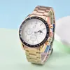 2025 Moda Serie Speedmaster Sol, Luna y Estrellas Conmemorativo Europeo Seis Pines Multifunción Cuarzo Reloj para Hombre Venta al por Mayor