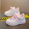 Zapatillas casuales para niños 2025 otoño nuevo estilo zapatillas de moda versátiles para niños zapatillas deportivas casuales antideslizantes para niñas