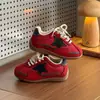 Zapatillas de Entrenamiento Estrelladas para Niños INS Versión Coreana Nueva Primavera y Otoño 2026 Zapatillas Deportivas Retro para Niñas Suela Suave Zapatillas Forrest Gump