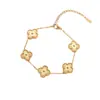 Pulseira de Aço Titânio Trevo de Quatro Folhas da Moda para Mulheres, Joia de Mão Acessível e de Luxo Simples, Tendência Estilo Ins, Acessórios Personalizados