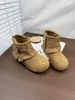 Vestido de estilo retro para niña. Botas Martens Colección Otoño/Invierno 2026 Botas de Mezclilla Cómodas de Suela Suave para Niños Mayores Botines Cortos con Hebilla de Cuero