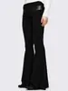 Conjunto de Camiseta de Manga Larga Off-Shoulder con Remaches de Cruz de Personalidad Street-Style y Pantalones Acampanados Versátil de Moda Ins